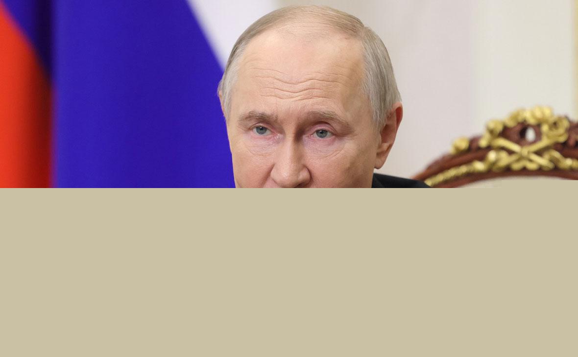 Путин поручил сформировать флот для северного завоза
